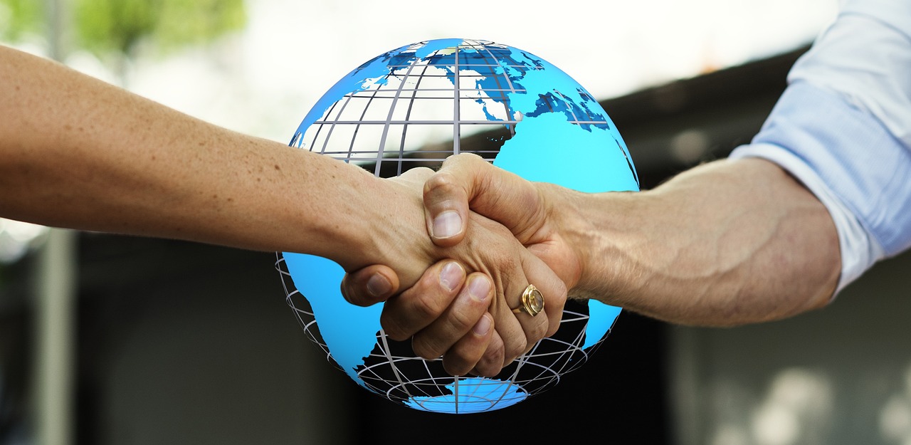 hands-italy-tax.jpg