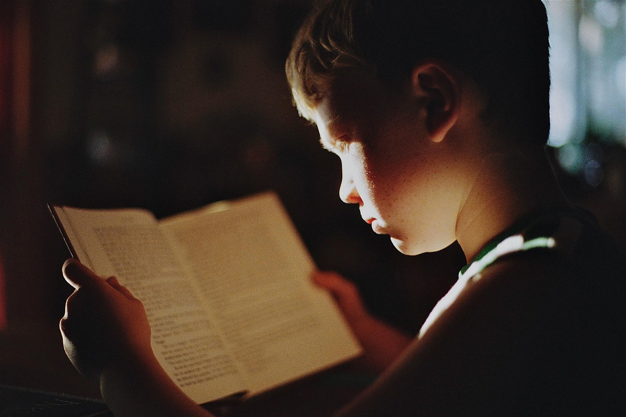 italy-education-reading.jpg